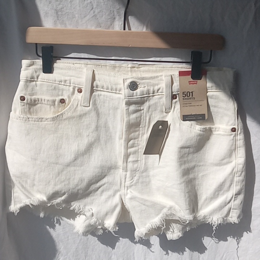 Levi's 501 High Rise Shorts Fitted Through the Hip Size 29 White Cream